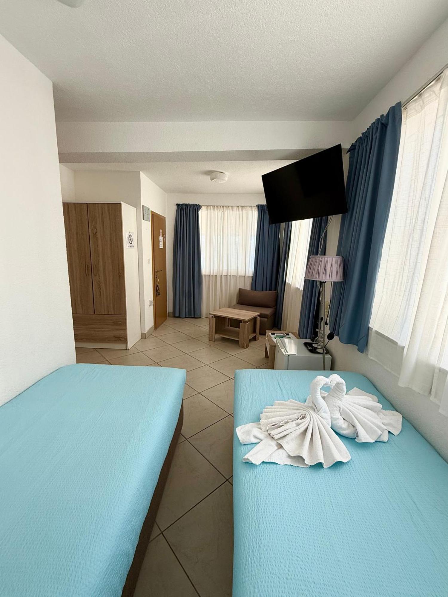 Bed & Breakfast Okruk-10 Meters Away From The Okrug Gornji