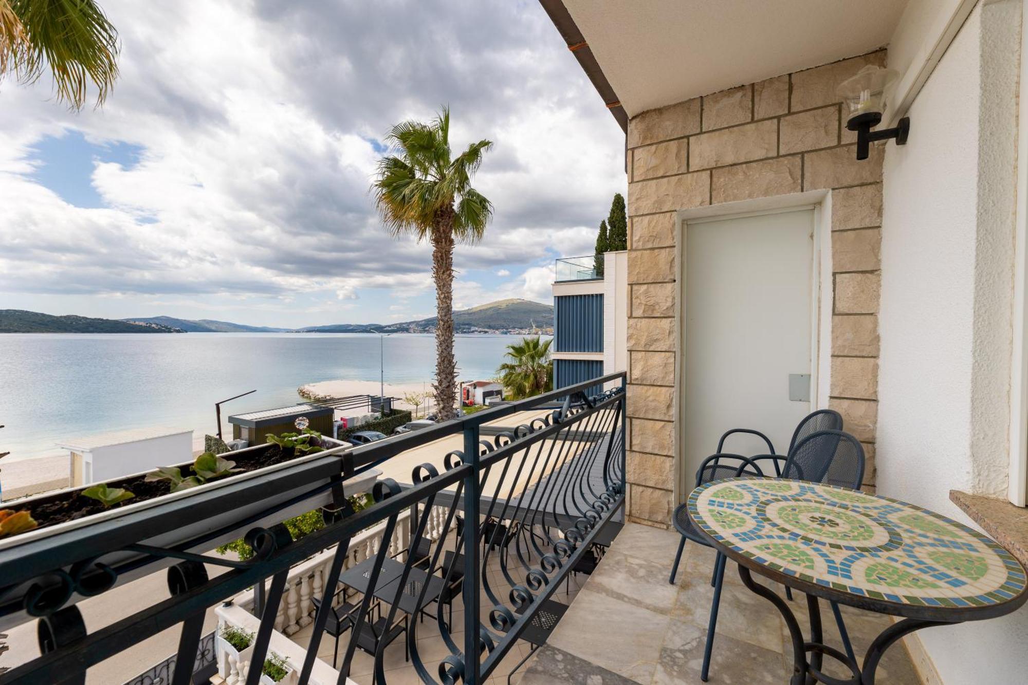 Okruk-10 Meters Away From The Bed & Breakfast 3*