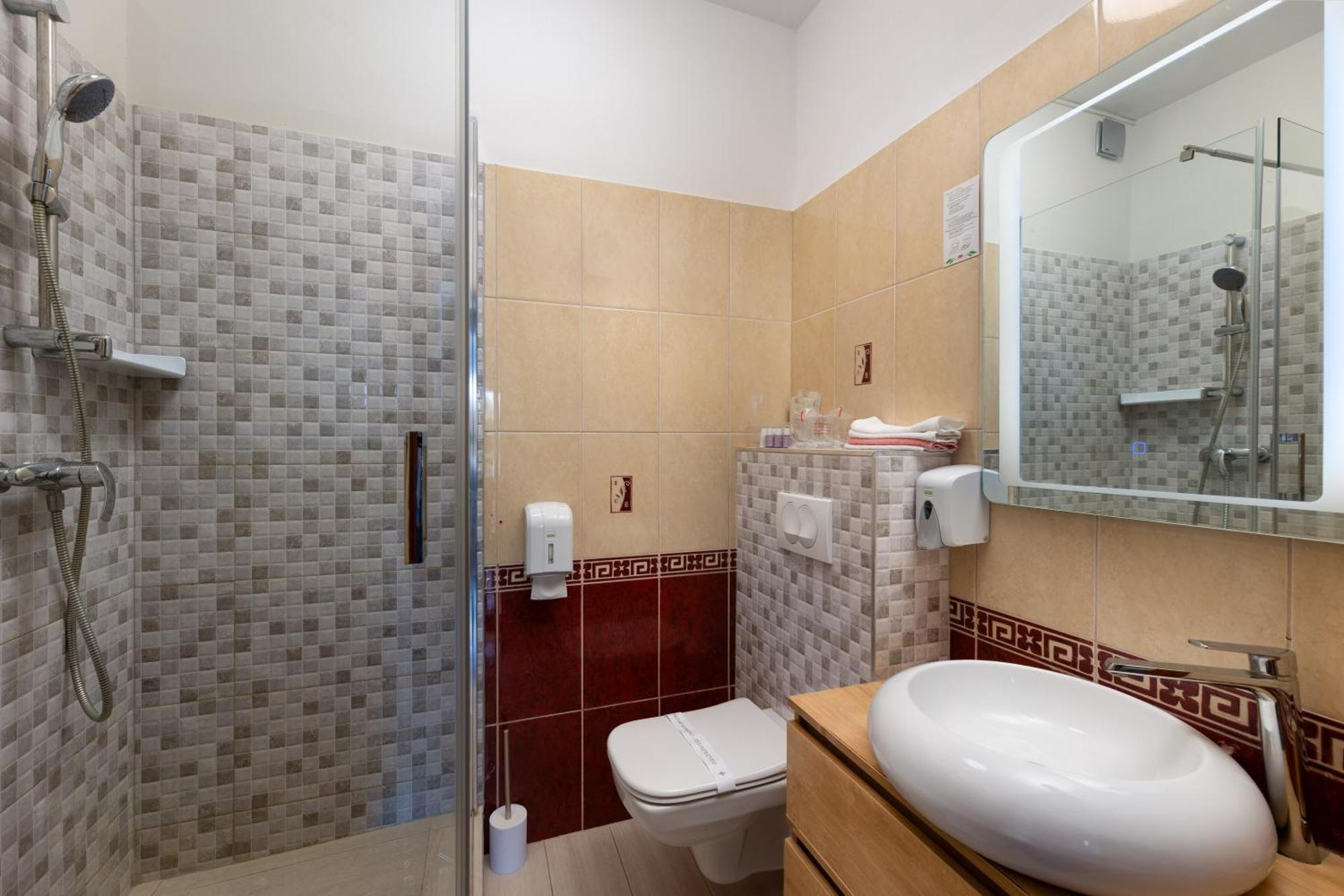 Bed & Breakfast Okruk-10 Meters Away From The Okrug Gornji