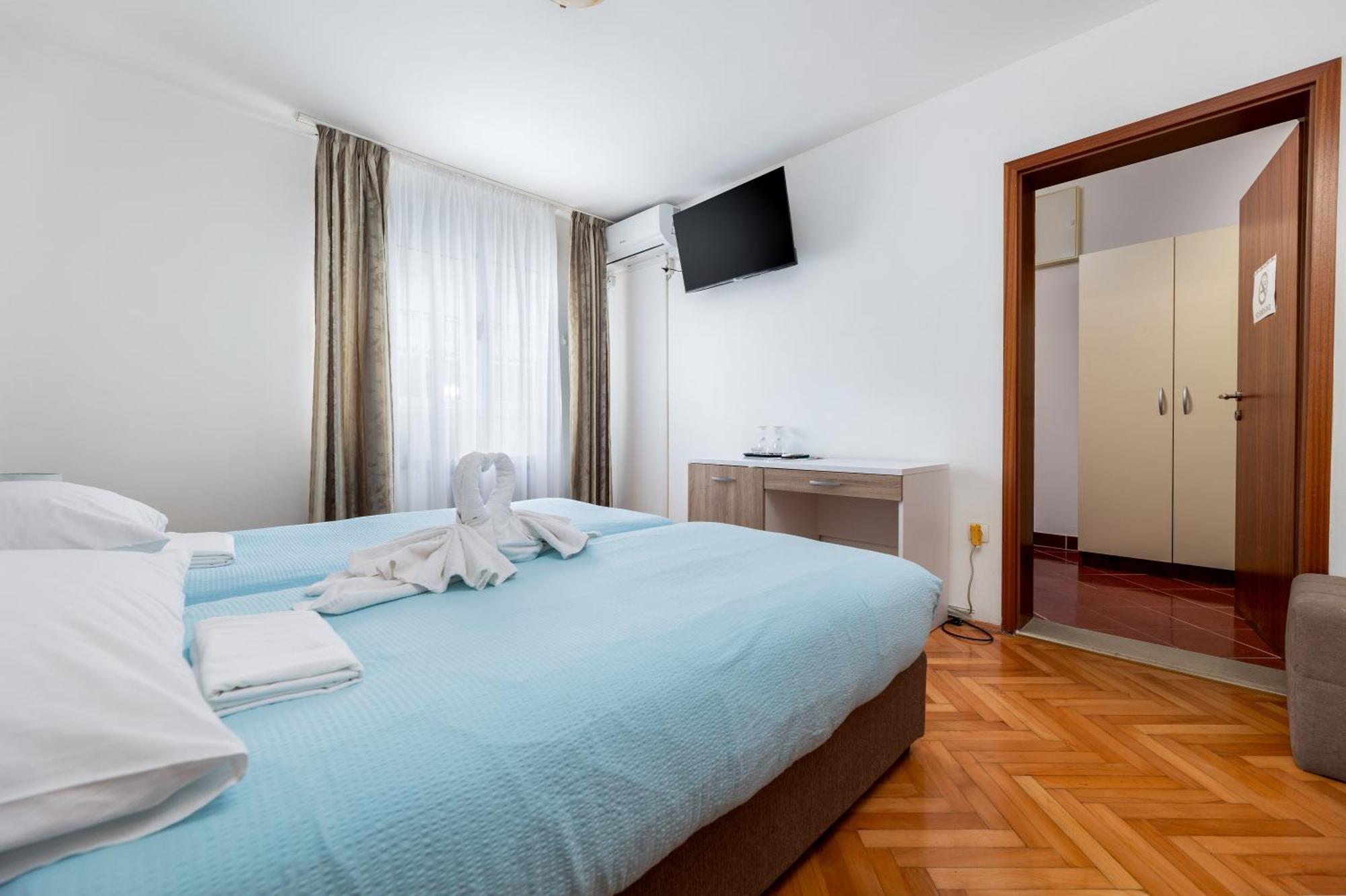 Bed & Breakfast Okruk-10 Meters Away From The 3*