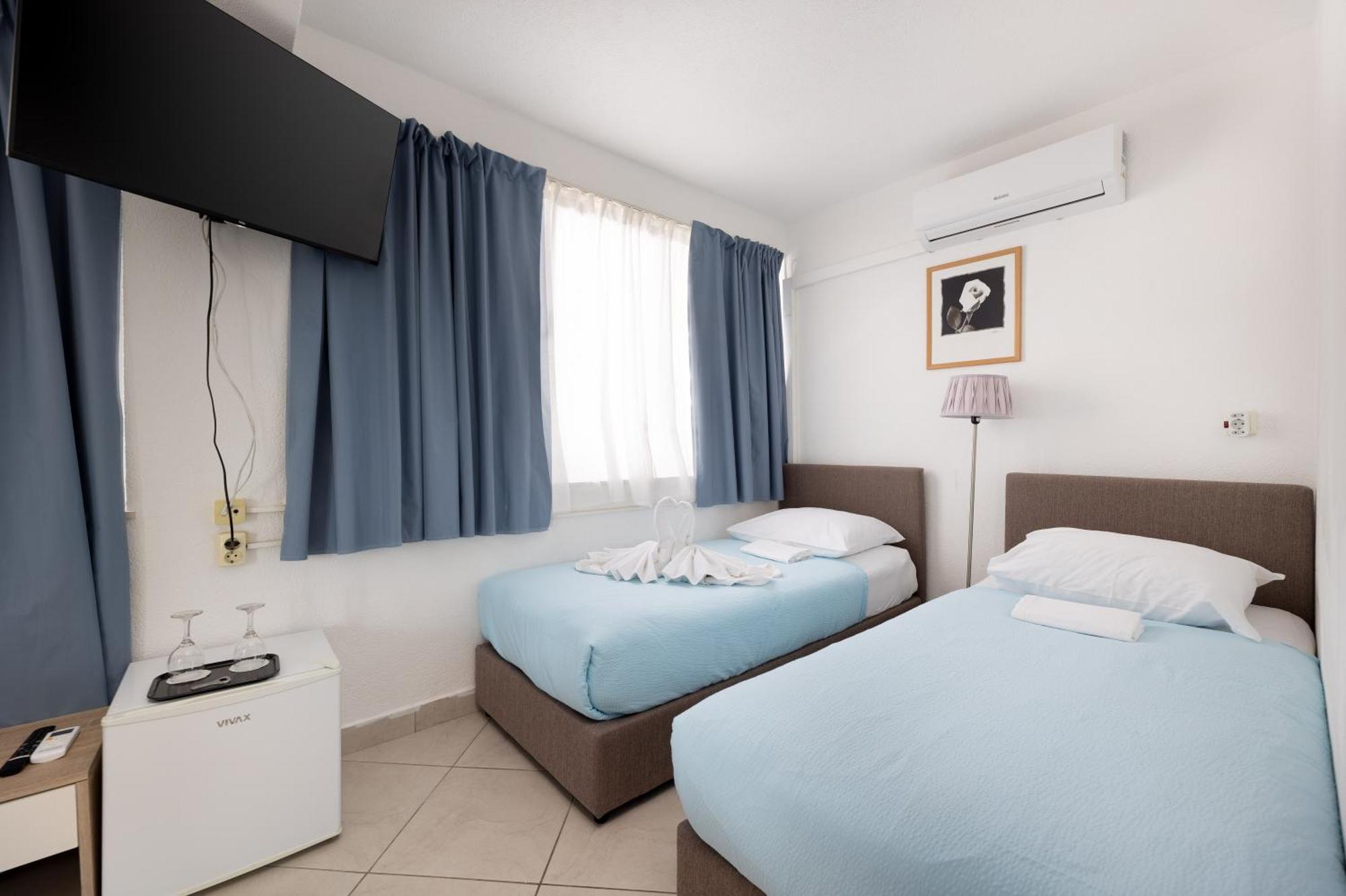 Okruk-10 Meters Away From The Bed & Breakfast Okrug Gornji